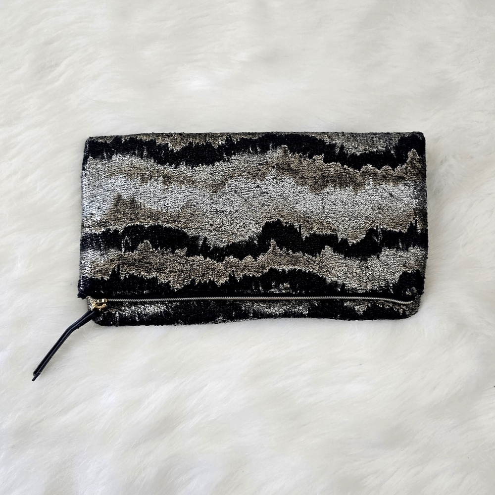 Stella & Dot Metallic Knit Clutch